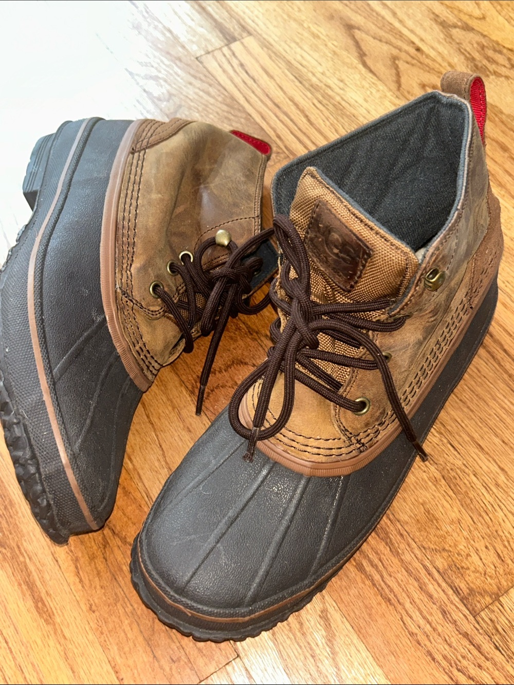 Men's Ugg Brown/Tan Duck Boots - Lace-Up Waterproof Outdoor Shoes size 9